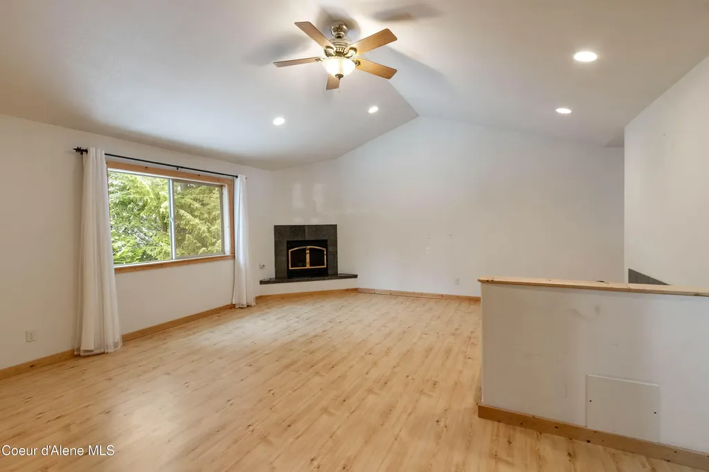 1657 E Dufort Road Sagle ID 83860