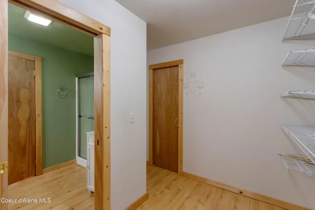 1657 E Dufort Road Sagle ID 83860