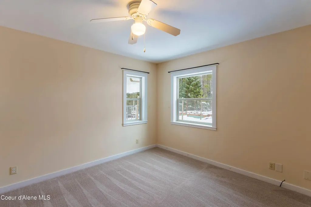 1657 E Dufort Road Sagle ID 83860