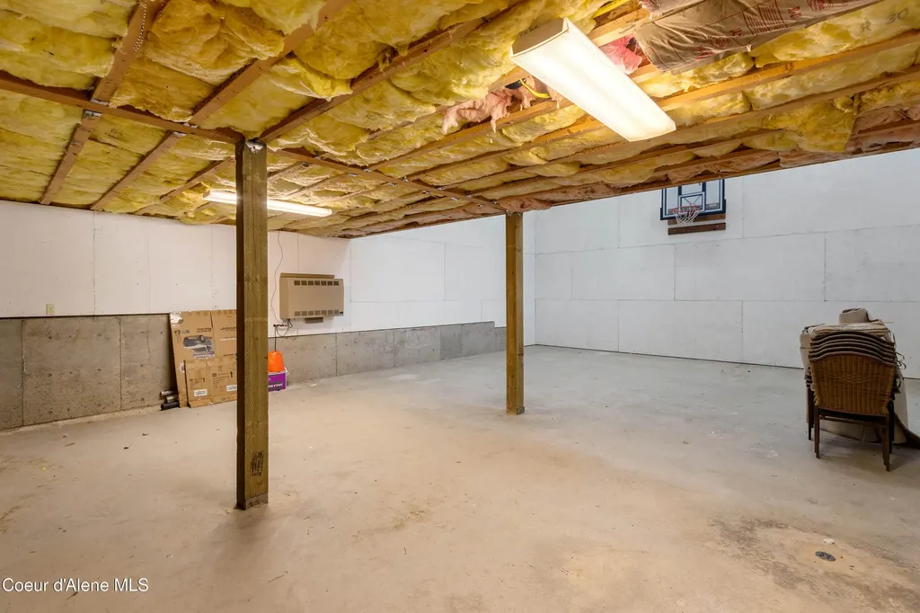 1657 E Dufort Road Sagle ID 83860
