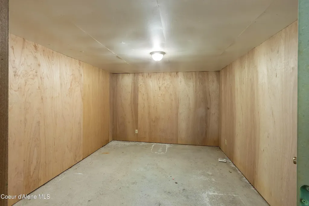 1657 E Dufort Road Sagle ID 83860