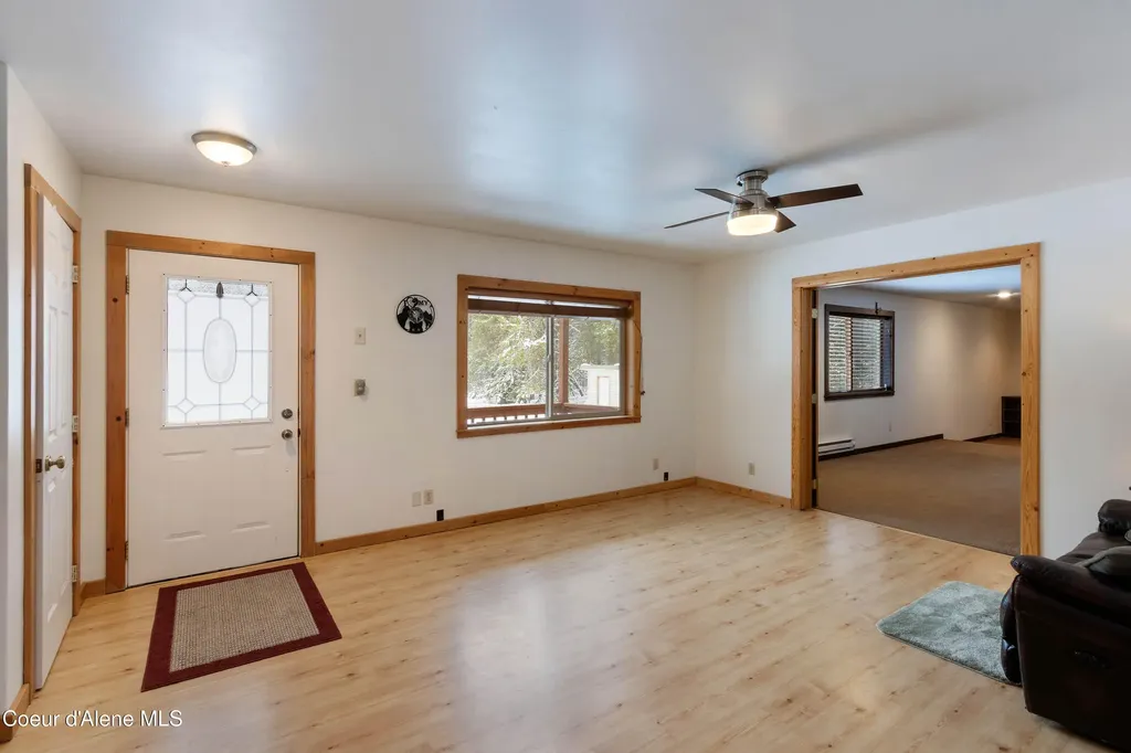 1657 E Dufort Road Sagle ID 83860