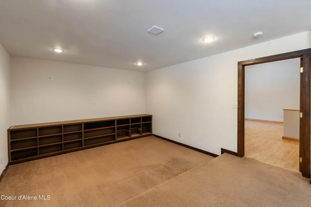 1657 E Dufort Road Sagle ID 83860