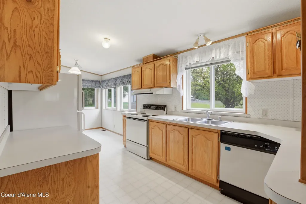 15510 & 18 N Government Way Hayden ID 83835