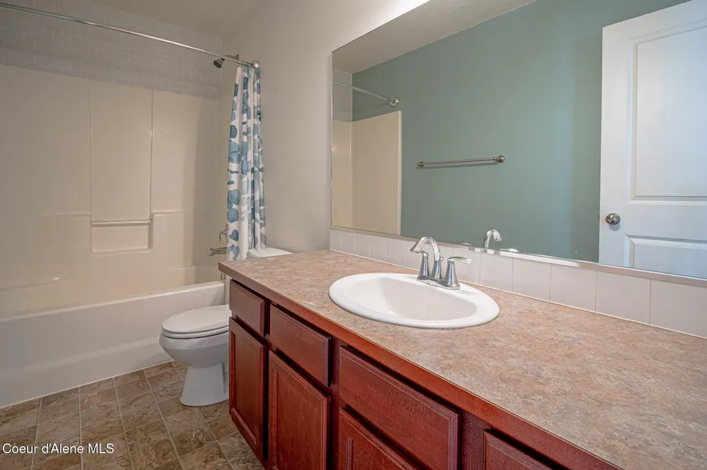 3664 E Arlington Lane Post Falls ID 83854