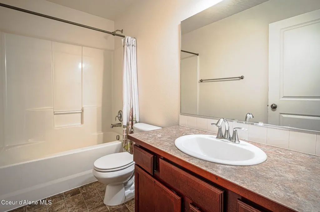 3664 E Arlington Lane Post Falls ID 83854