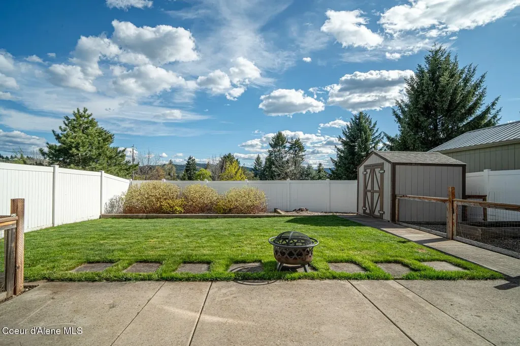 3664 E Arlington Lane Post Falls ID 83854