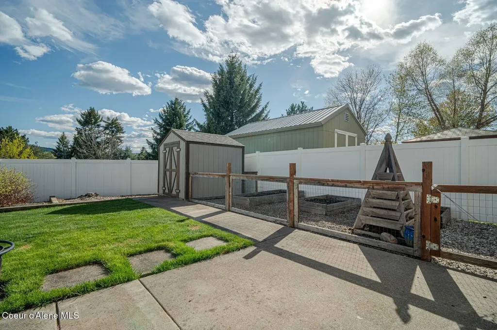 3664 E Arlington Lane Post Falls ID 83854