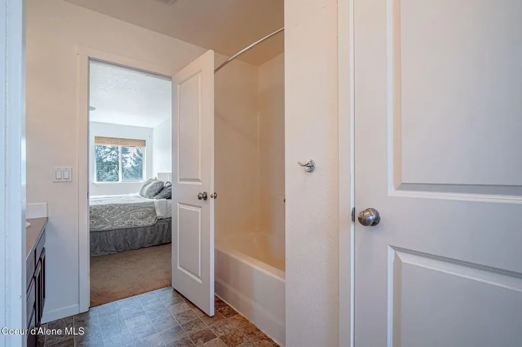 3664 E Arlington Lane Post Falls ID 83854
