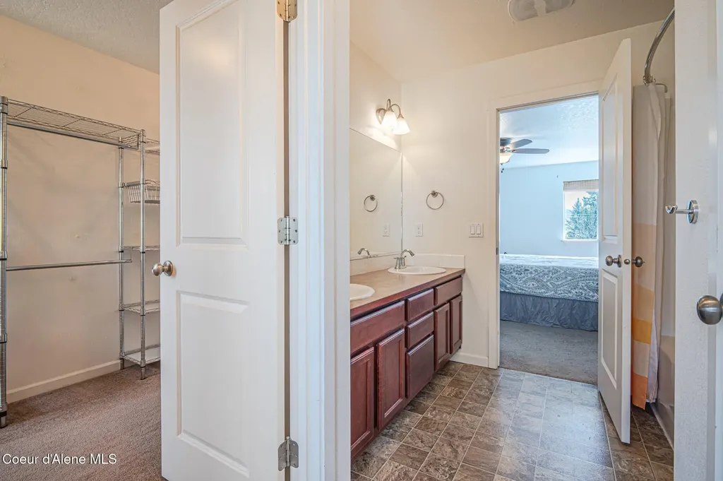 3664 E Arlington Lane Post Falls ID 83854