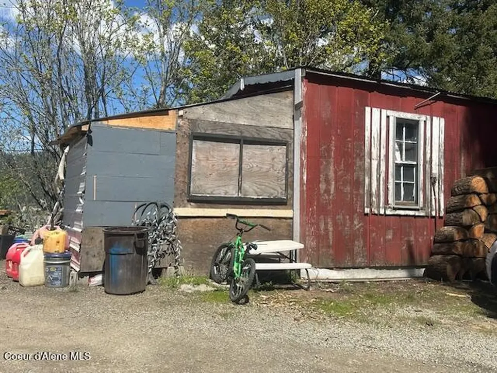 2318 Saint Maries Avenue St. Maries ID 83861