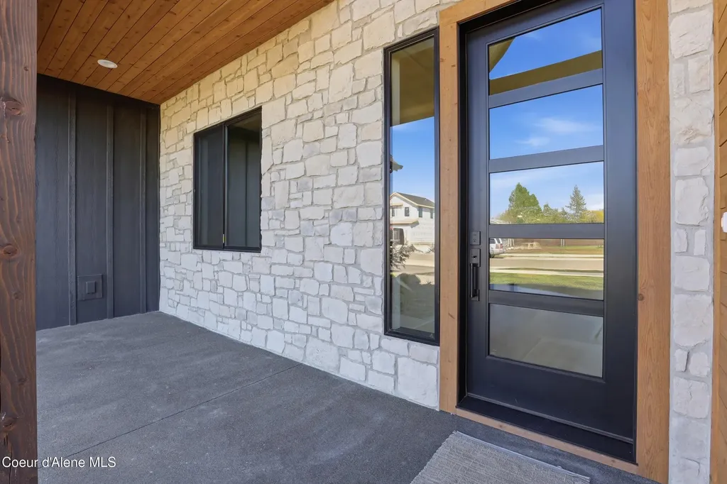 11006 N Armonia Way Hayden ID 83835