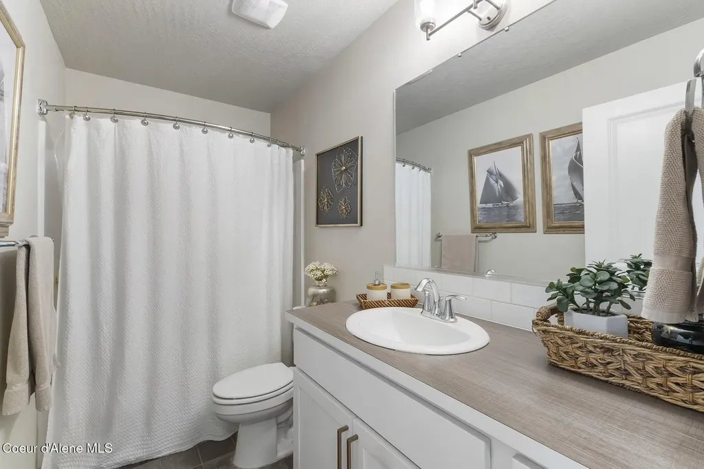 984 E Allenby Avenue Post Falls ID 83854