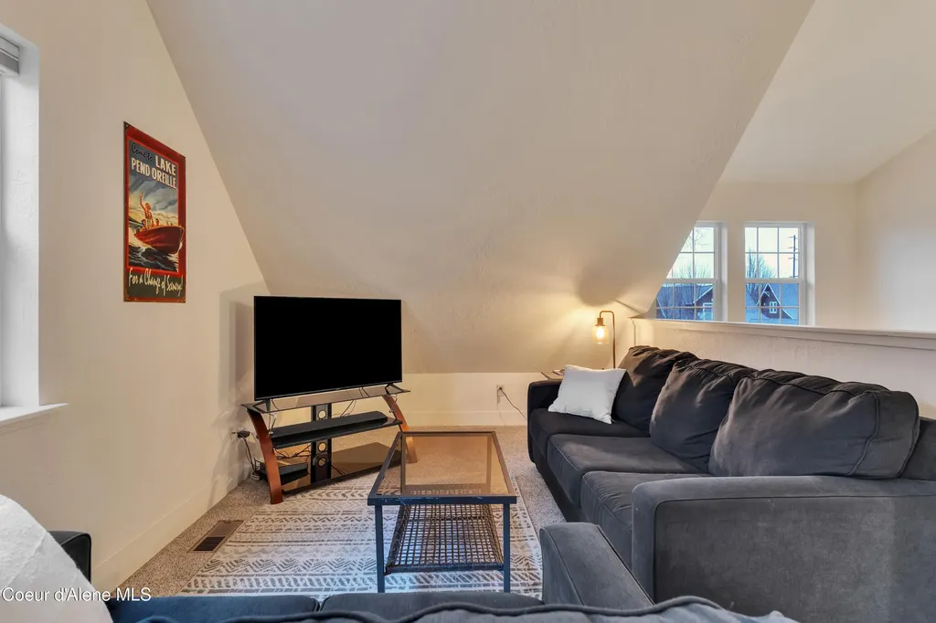 209 Pomrankey Lane Dover ID 83825