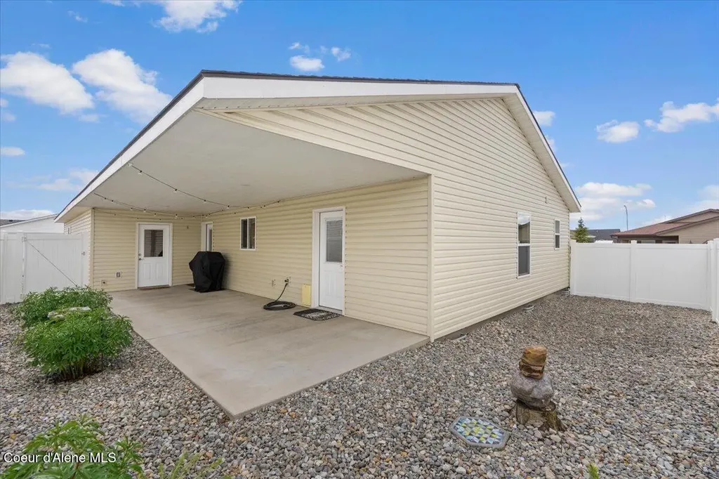 8759 W Zion Street Rathdrum ID 83858