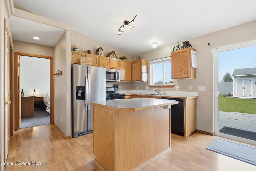 11672 N Stinson Loop Hayden ID 83835