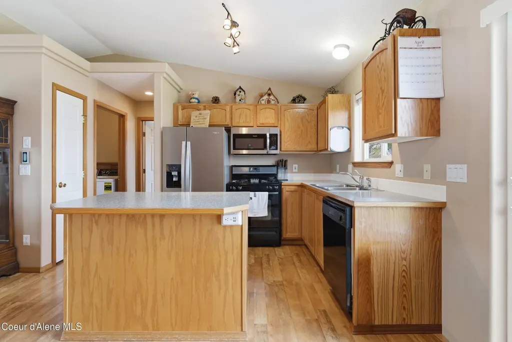 11672 N Stinson Loop Hayden ID 83835