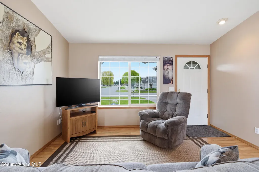 11672 N Stinson Loop Hayden ID 83835