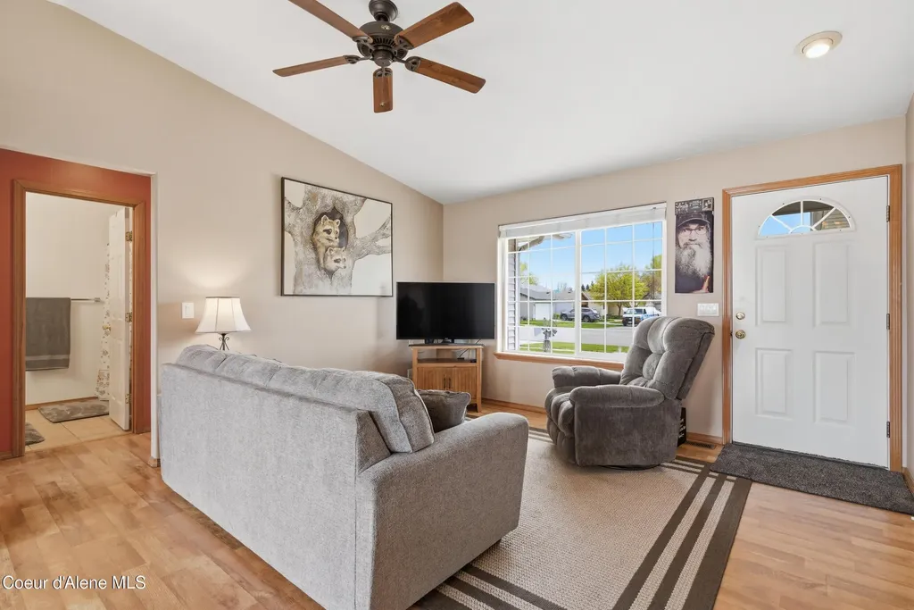 11672 N Stinson Loop Hayden ID 83835