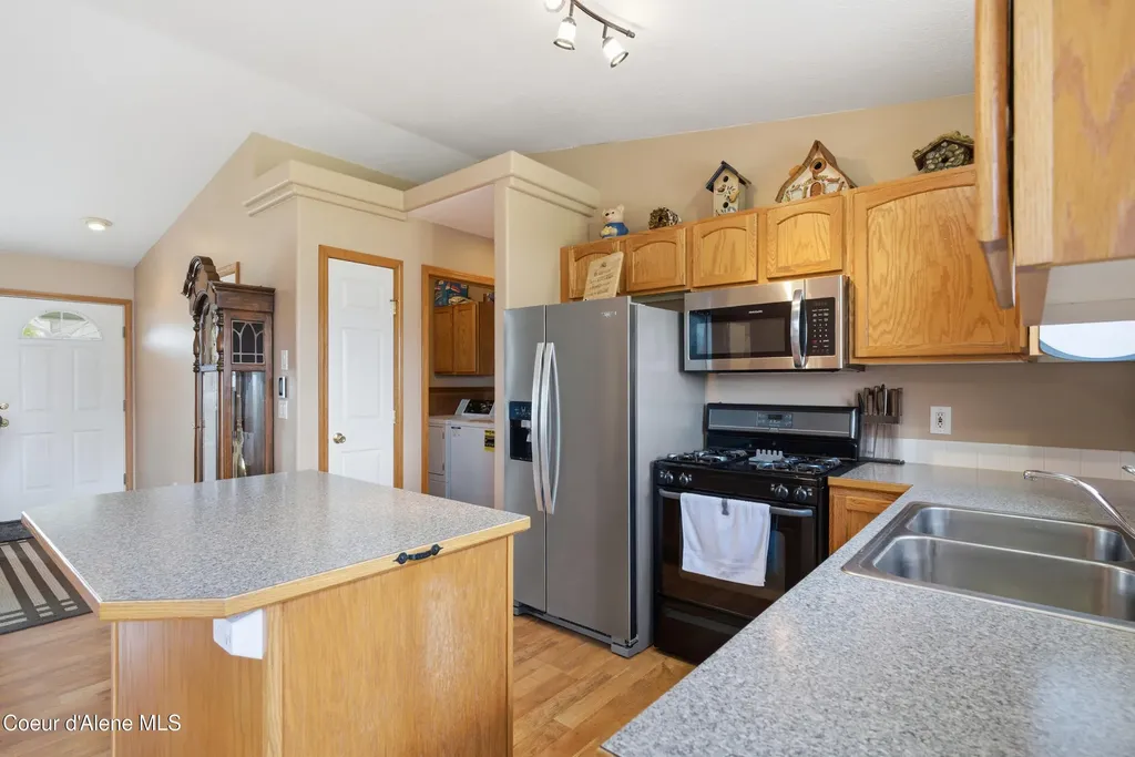 11672 N Stinson Loop Hayden ID 83835