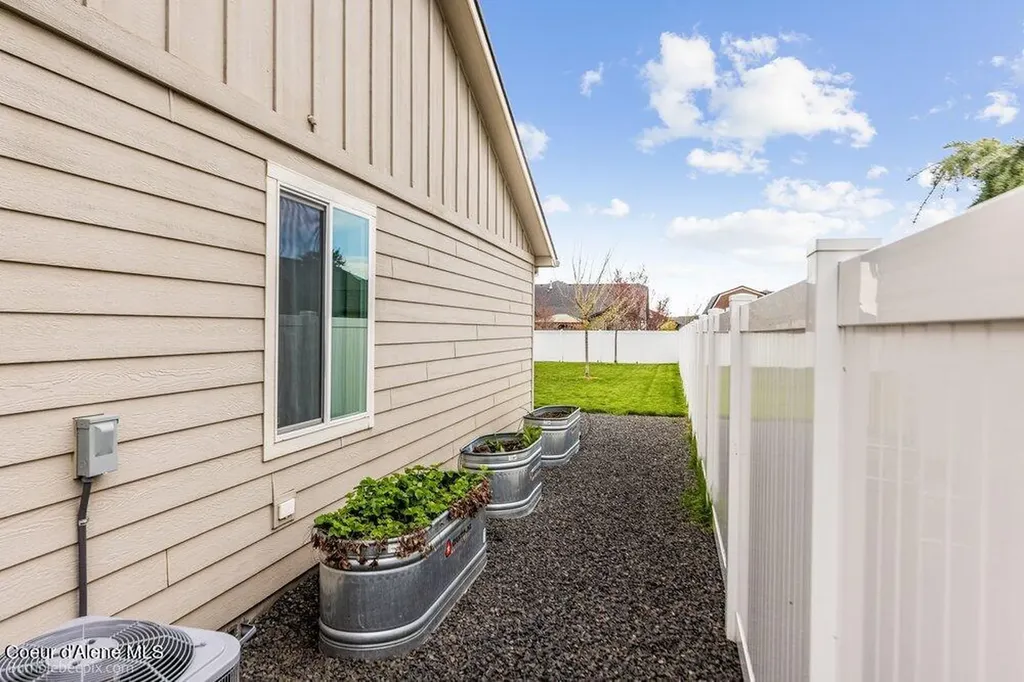 6521 W Irish Circle Rathdrum ID 83858