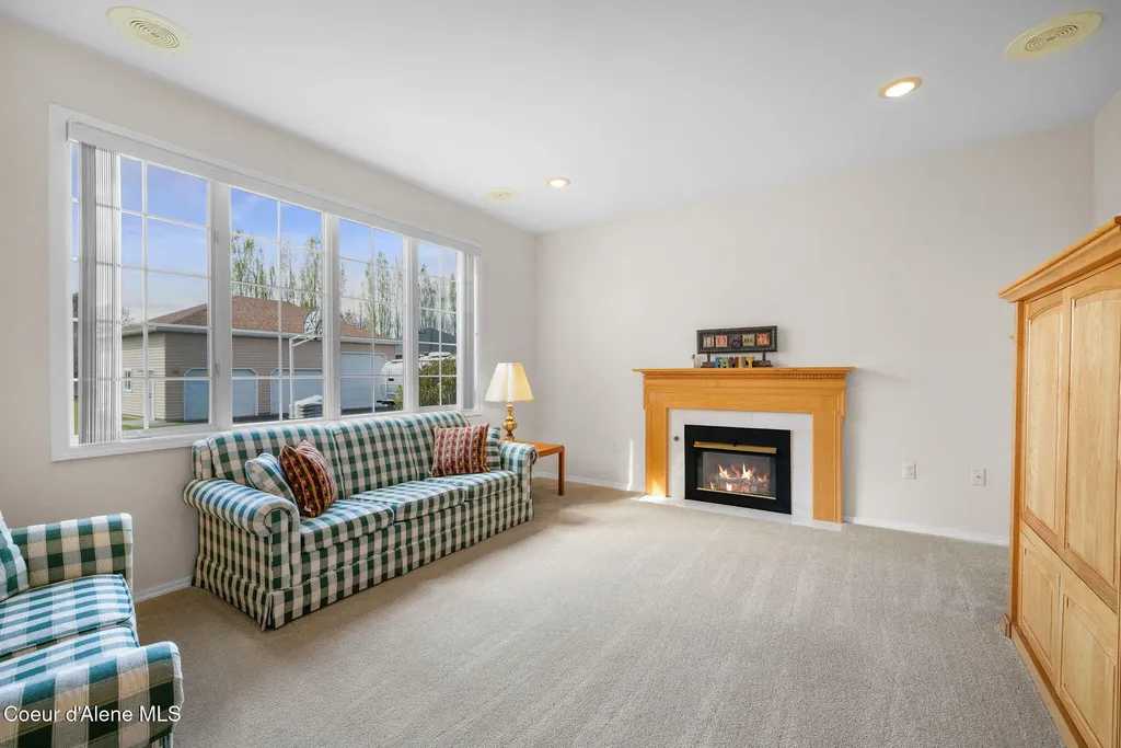 7255 N Colfax Street Dalton Gardens ID 83815