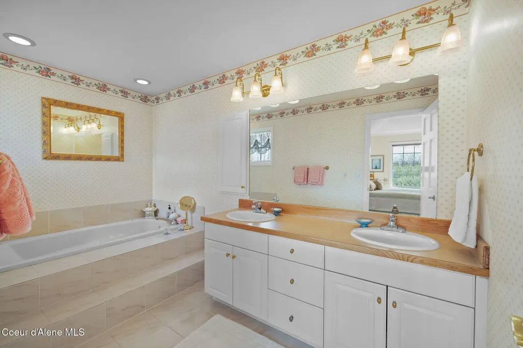 7255 N Colfax Street Dalton Gardens ID 83815