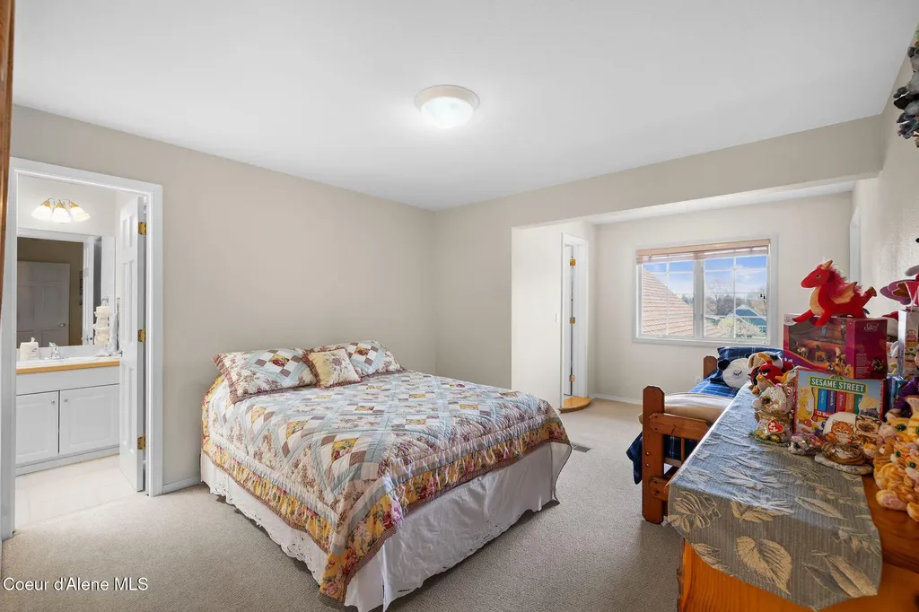 7255 N Colfax Street Dalton Gardens ID 83815
