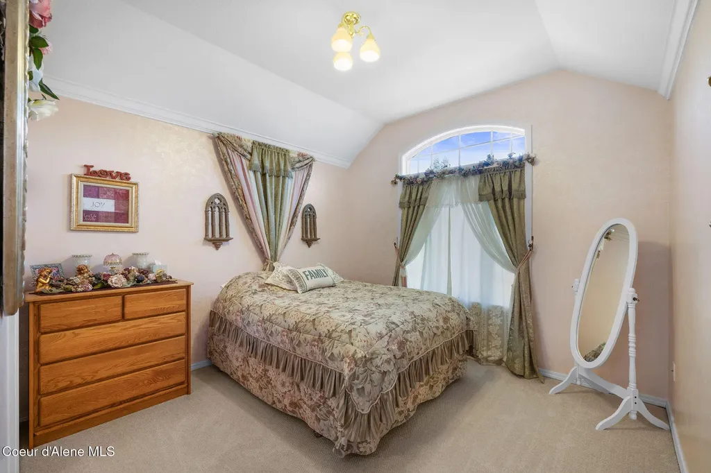 7255 N Colfax Street Dalton Gardens ID 83815