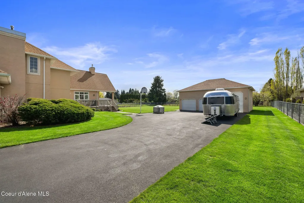 7255 N Colfax Street Dalton Gardens ID 83815