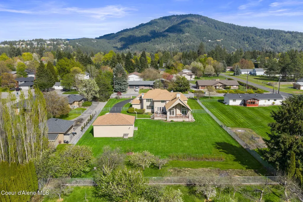 7255 N Colfax Street Dalton Gardens ID 83815