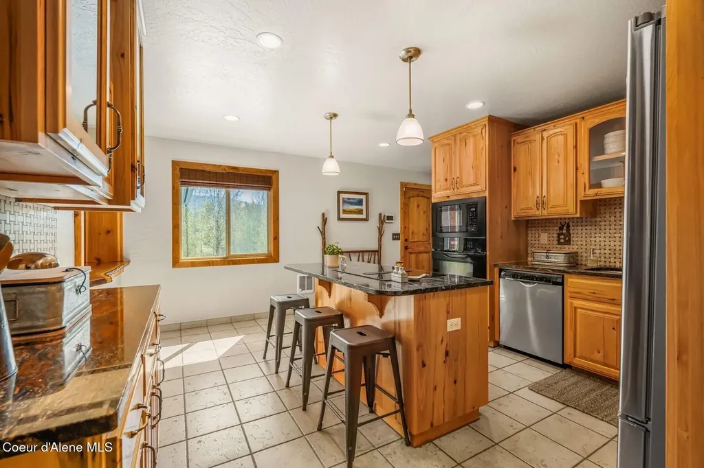 5250 Highway 2 Priest River ID 83856