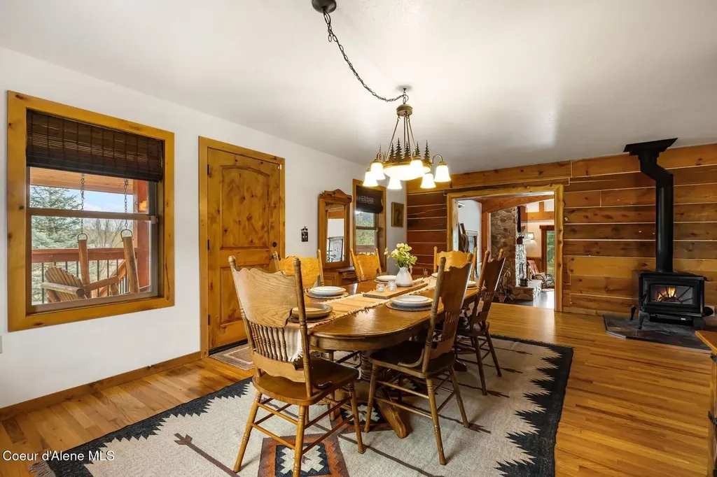 5250 Highway 2 Priest River ID 83856