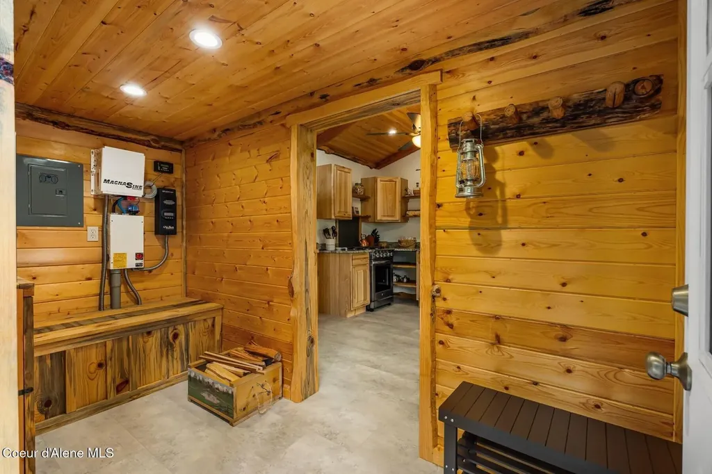 5250 Highway 2 Priest River ID 83856