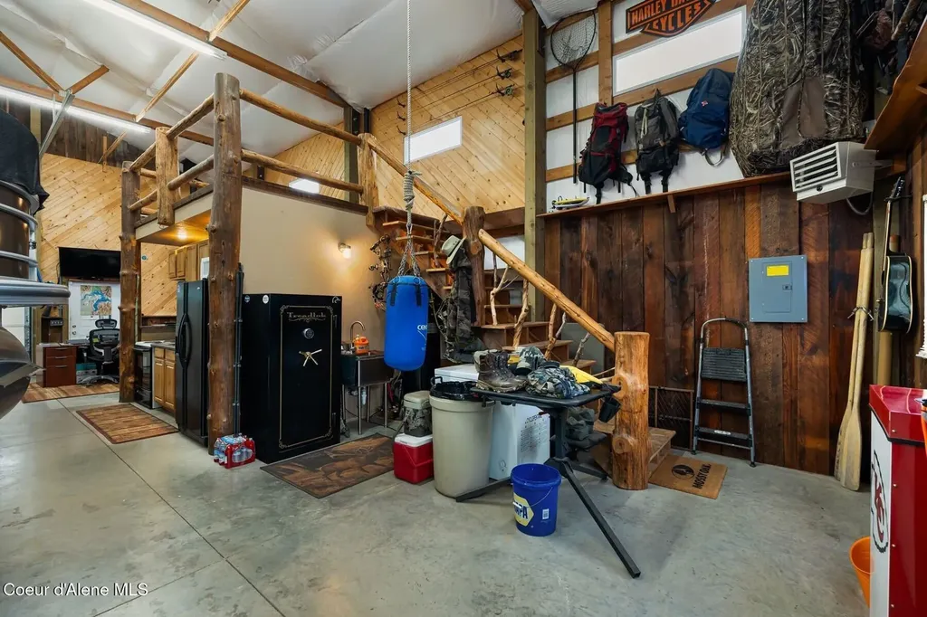 5250 Highway 2 Priest River ID 83856
