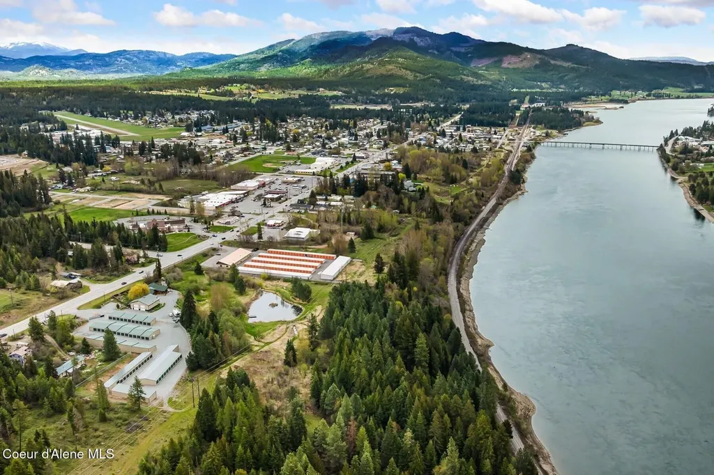 5250 Highway 2 Priest River ID 83856