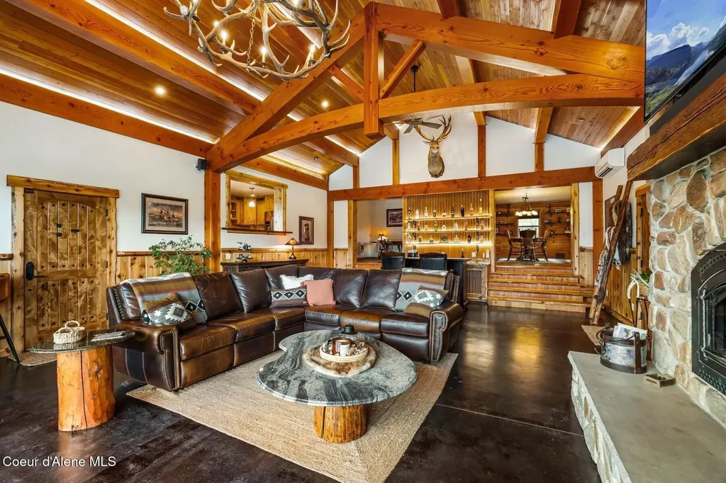 5250 Highway 2 Priest River ID 83856