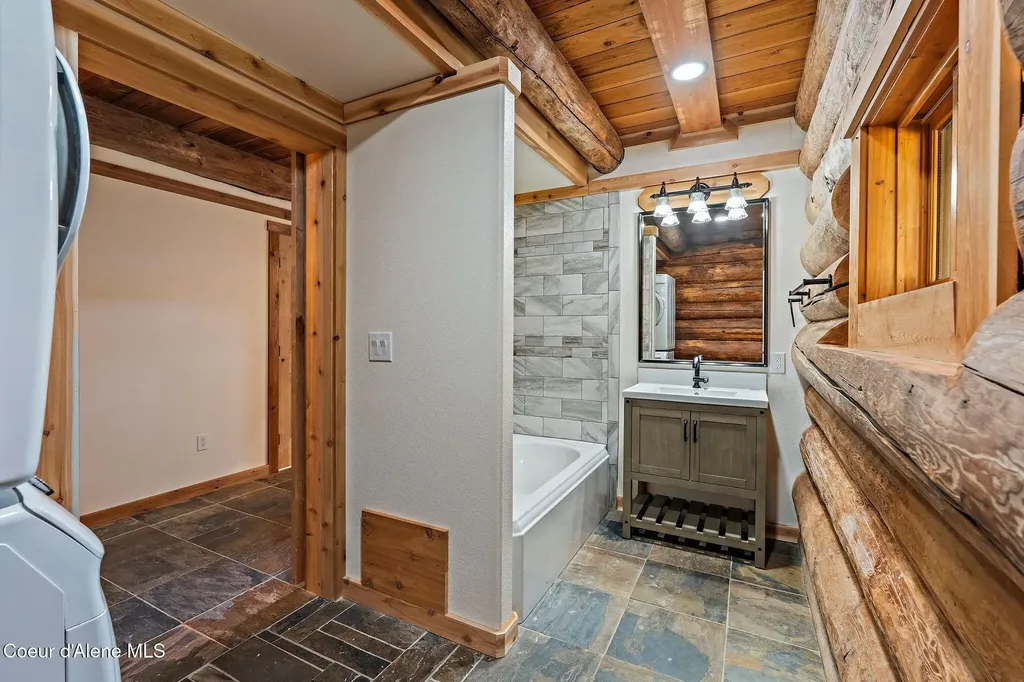 1142 Salee Creek Road Bayview ID 83803