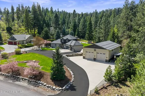 18722 W Rice Avenue Hauser ID 83854