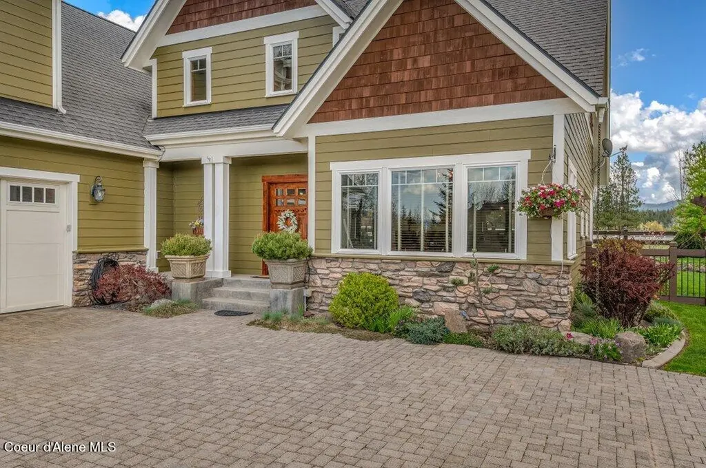 12844 N Pebble Creek Drive Hayden ID 83835
