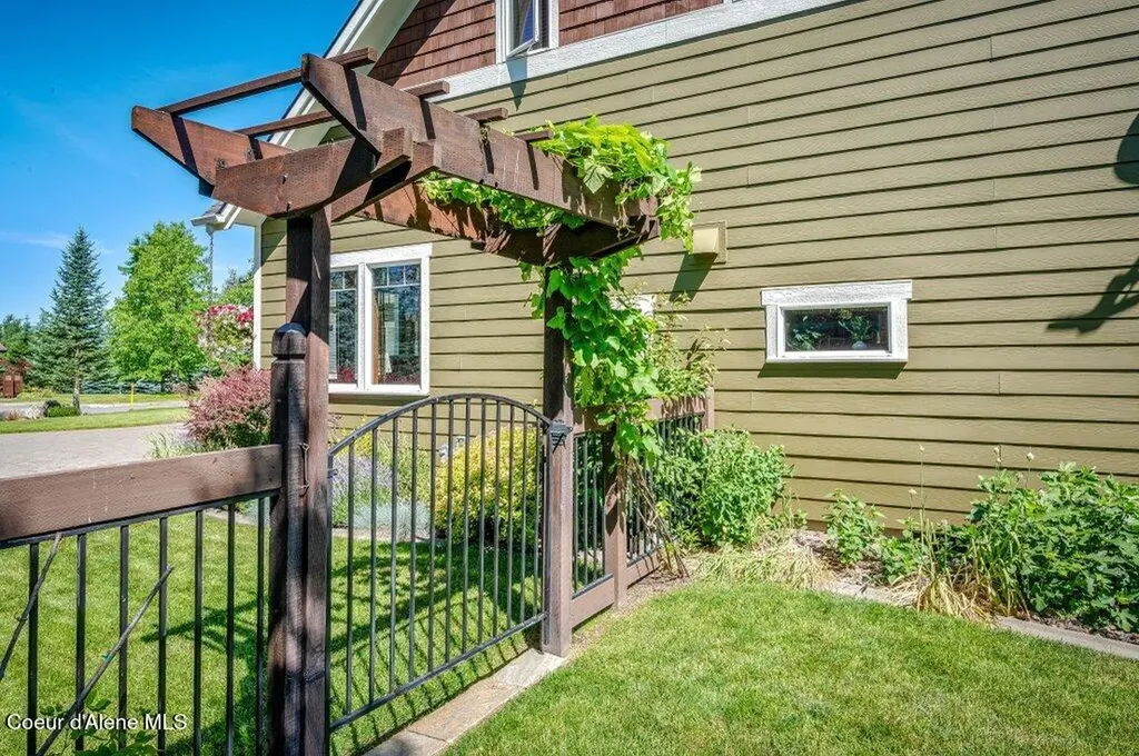 12844 N Pebble Creek Drive Hayden ID 83835