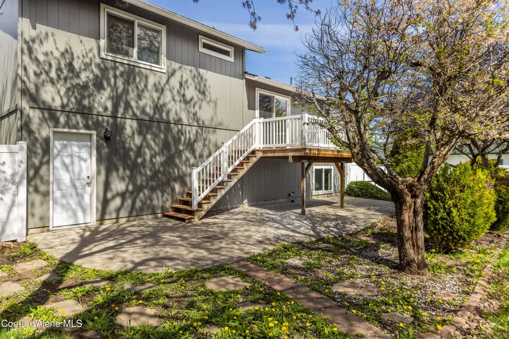 1012 E Miles Avenue Hayden ID 83835