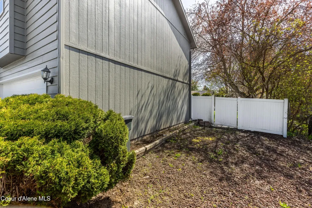 1012 E Miles Avenue Hayden ID 83835