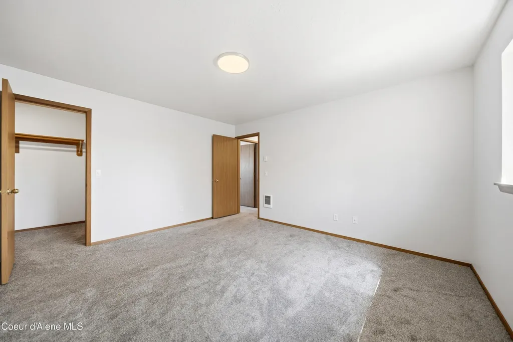 1012 E Miles Avenue Hayden ID 83835