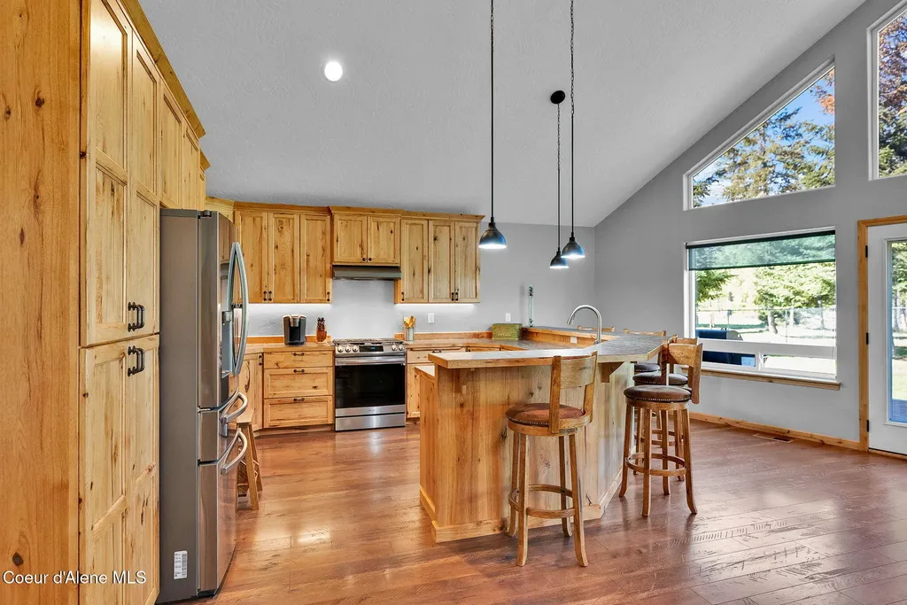 386 Ursa Lane Priest River ID 83856