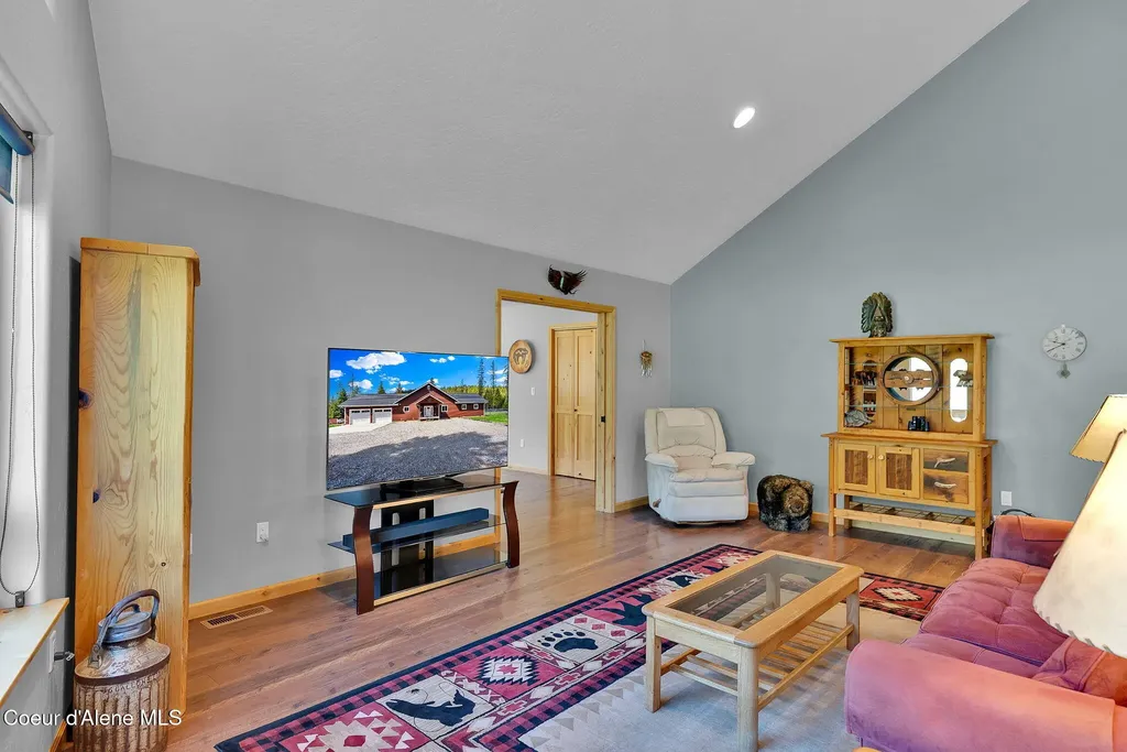 386 Ursa Lane Priest River ID 83856