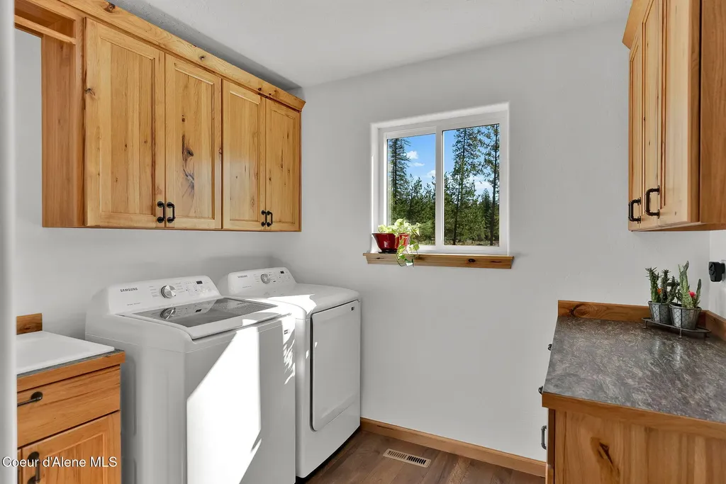 386 Ursa Lane Priest River ID 83856