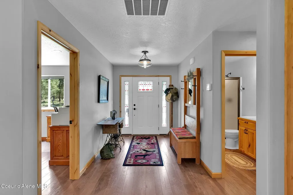386 Ursa Lane Priest River ID 83856