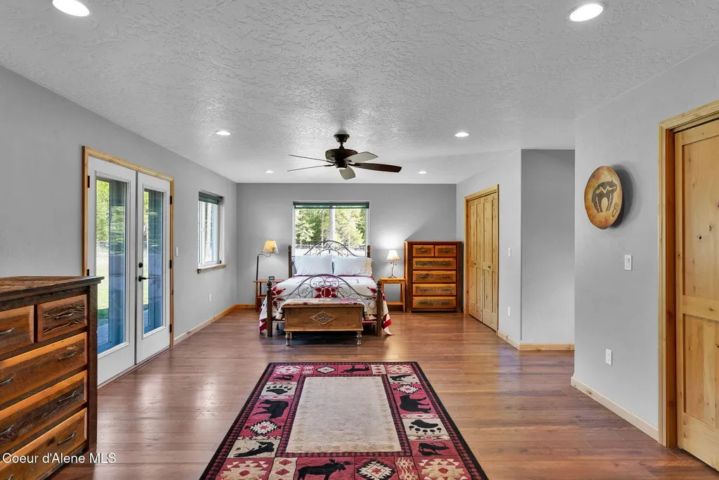 386 Ursa Lane Priest River ID 83856