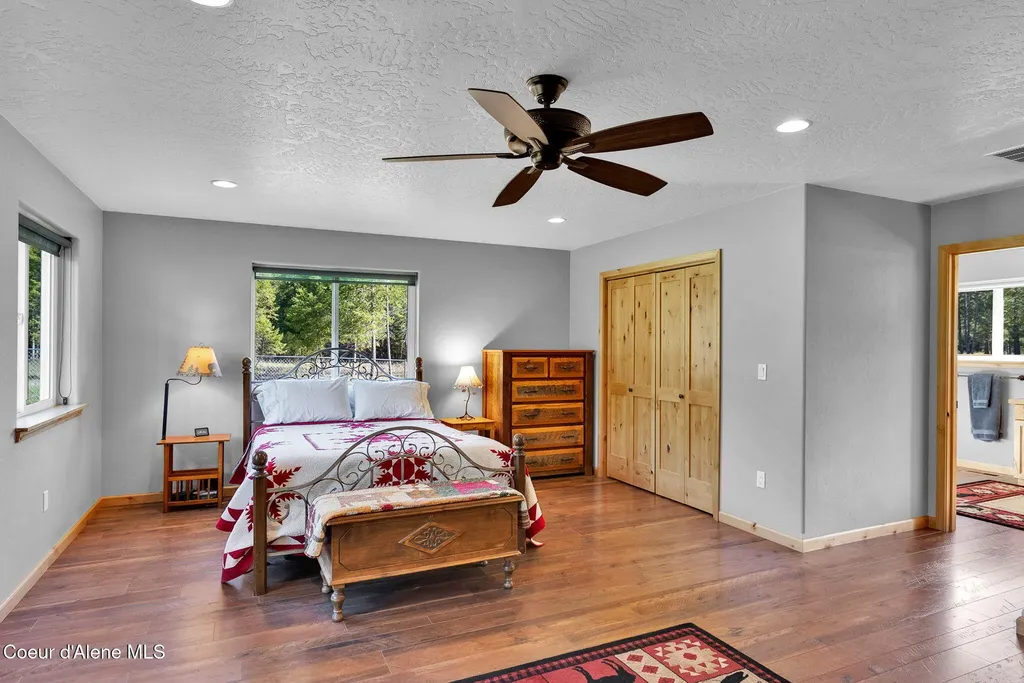 386 Ursa Lane Priest River ID 83856